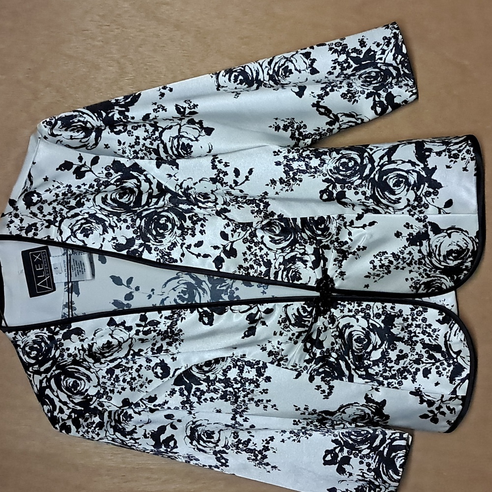 ✨️MAKE AN OFFER✨️Alex Eveniness 2 piece set